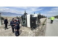 Alkollü sürücünün kullandığı tır yan yattı: 1 yaralı