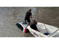 Antalya’da kontrolden çıkan otomobil ırmağa uçtu