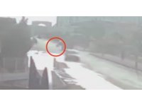 Köpekten kaçarken kamyonun altında kalarak ölmüştü, sınıf arkadaşlarının vefası anneyi duygulandırdı