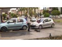 Sürekli bozulan scootera sinirlendi, öfkesini taşla parçalayarak çıkardı