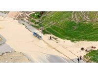 Adana’da yağmur hayatı felç etti: Dereler taştı, yollar göle döndü