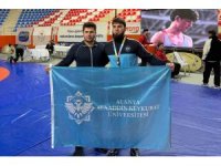 ALKÜ’lü öğrenci güreş şampiyonasından madalyayla döndü