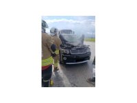 Altınözü’de  cipin motoru alevlere teslim oldu