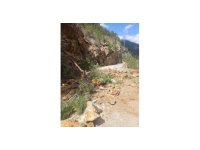 Feke-Saimbeyli kara yolu ulaşıma kapandı