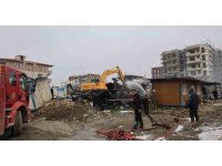 İşçilerin kaldığı 2 katlı yatakhane alevlere teslim oldu