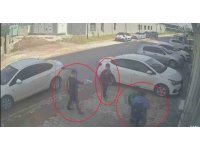 Ellerindeki oyuncak silahla 11 yaşındaki çocuğun önünü kesen 3 akranı para istedi