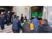 Babasını öldüren genç: "Üzerine atlayarak elimde bulunan bıçakla boğazını kestim"