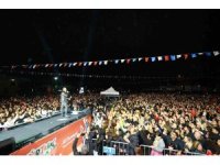 Adana’da yağmur altında Haluk Levent coşkusu