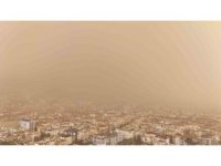 Antalya semaları kahverengiye büründü Sahra Çölü üzerinden gelen toz taşınımı çamur olup yağdı