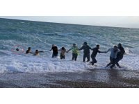 Can pazarının yaşandığı sahilde boğulan genç yüzündeki egzama için denize girmiş