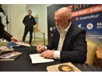 Sinema oyuncusu Ercan Kesal, Kepez Kitap Fuarı’nda okumanın önemine dikkat çekti