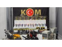 Isparta’da kaçakçılık operasyonunda binlerce kaçak ürün ele geçirildi