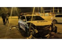 Polis otosuna çarpıp patlamış lastiklerle kaçtı, park halinde bulundu