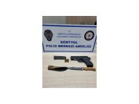 Dörtyol’da üzerinden silah ve bıçak çıkan şahıs tutuklandı