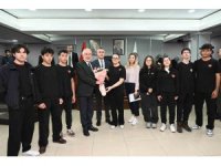 Aslı Derbent Özkan Lisesi öğrencileri Belediye Meclisi’ne konuk oldu