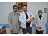 11 yıldır hasret çeken çift, abdominal serklaj ameliyatının ardından bebeklerine kavuştu