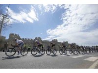 Tour Of Mersin’in ilk etabı Anamur’dan başladı, sporcular 118 kilometre pedalladı