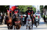 Adana’da polis korteji nefes kesti