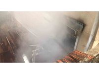 Burdur’da yangında mahsur kalan 2 kadını ekipler kurtardı