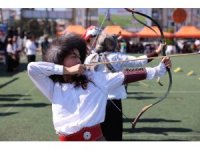 Mersin’de geleneksel okçuluk şöleni: 13 ilçeden 150 sporcu katıldı