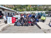 Konyaaltı Sahili’nde deniz dibi ve kıyı temizliği yapıldı