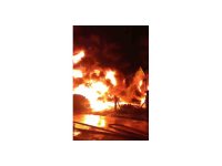 Sulama boruları alevlere teslim oldu