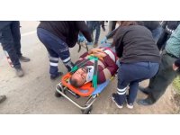 Isparta’da elma yüklü çekici kanala devrildi: 1 yaralı