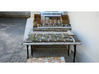 Mersin’de 2 şüpheli binlerce kaçak makaronla yakalandı