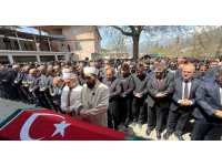 Saldırıda öğrencilerine siper olan öğretmen, gözyaşlarıyla son yolculuğuna uğurlandı