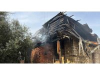 Burdur’da boş ahşap evde yangın