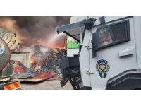 Adana Valisi Yavuz: "Yangın 5 iş yerine sirayet etti ancak çevrelendi"