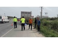 Park halindeki kamyona çarpan 80 yaşındaki motosikletli hayatını kaybetti