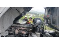 Dörtyol’da tırın motorunda yangın çıktı