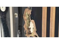 Kapıyı parçalayarak takılmamış lavabo bataryalarını çaldılar