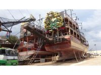 Turizm sezonu öncesi gezi tekneleri bakıma alındı