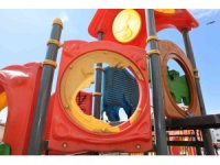 Mersin’de çocuk parkına çirkin saldırı: Oyun grupları ateşe verildi