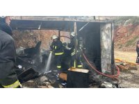 Alanya’da işçilerin kaldığı konteyner alevlere teslim oldu