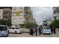 Aracın anahtarını vermeyen annesine sinirlenince eve pompalı tüfekle ateş açtı