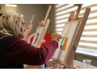Atıl bina kadınlar için sanat merkezine dönüştü