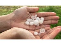 Erik büyüklüğündeki doluların isabet ettiği vatandaşlar panik yaşadı