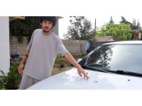 Sesle panik ve korku yaşayan vatandaşın aracına yorgun mermi isabet etti