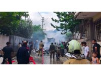 Ev eşyası yüklü pikap alevlere teslim oldu