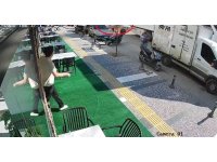 Bir anda patlayıp alev topuna dönen araçtan atlayıp canlarını zor kurtardılar