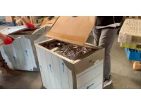 Metal kolilerden binlerce sentetik hap çıktı: 2 kişi tutuklandı