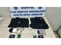 Hatay’da ehliyet sınavına kopya düzeneği ile giren iki kardeş yakalandı