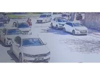 Elektrikli bisiklet park halindeki otomobile çarptı