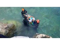 Kayalıklardan düşerek yaralanan şahıs için ekipler alarma geçti