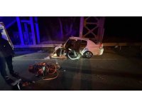 Dönüş yapmak isteyen otomobile hafif ticari aracın ok gibi saplandığı kaza kamerada