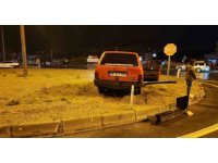 Isparta’da iki otomobil kavşakta çarpıştı
