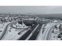 Kar yağışı sonrası beyaza bürünen alanlar dronla görüntülendi